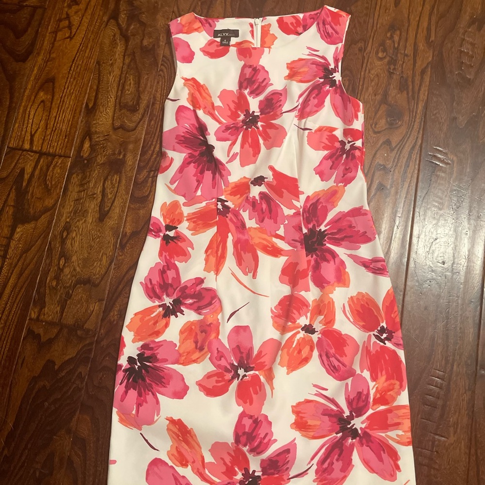 Chic Floral Dress with Pink and Orange Petals